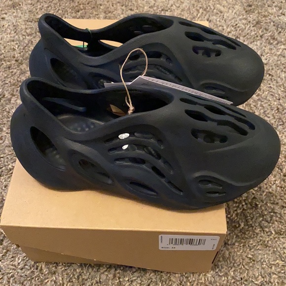 Yeezy Foam Mineral Blue (kids) - Picture 4 of 8